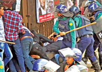 সরকার আগে থেকেই পলায়নের রাস্তা খুলে রেখেছে